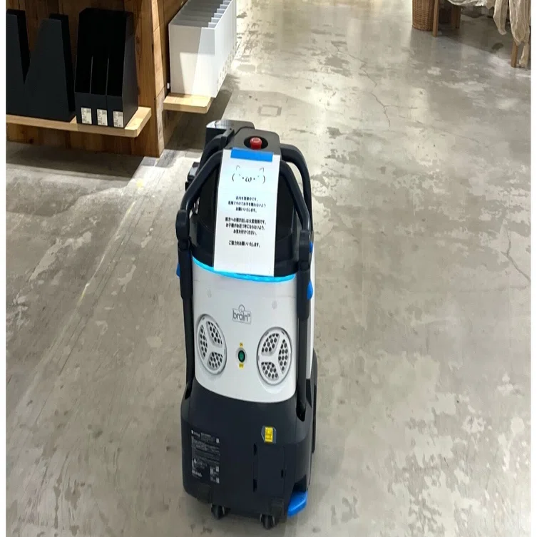 3行日記(R7.08.28) 知らなかった〜お掃除ロボットさん…無印店内｜よもぎ