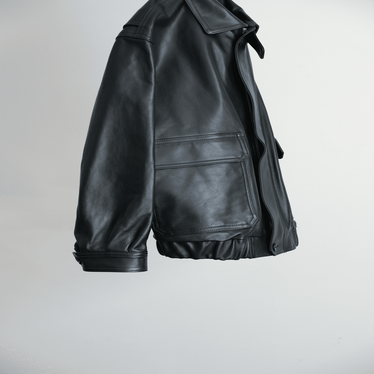 魅力的なレザー｜y_s_k117