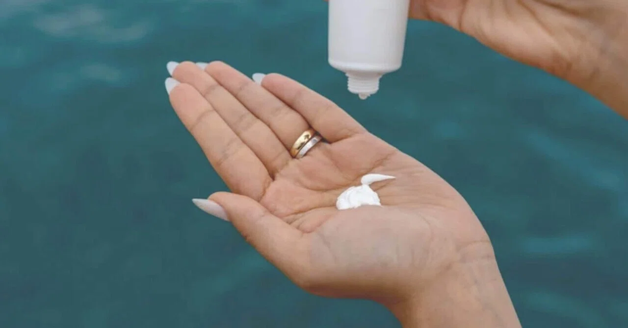 Sunscreen Type Texture 🌸 How to Choose the Right Sunscreen and Tips for Reapplication 🌸 ...