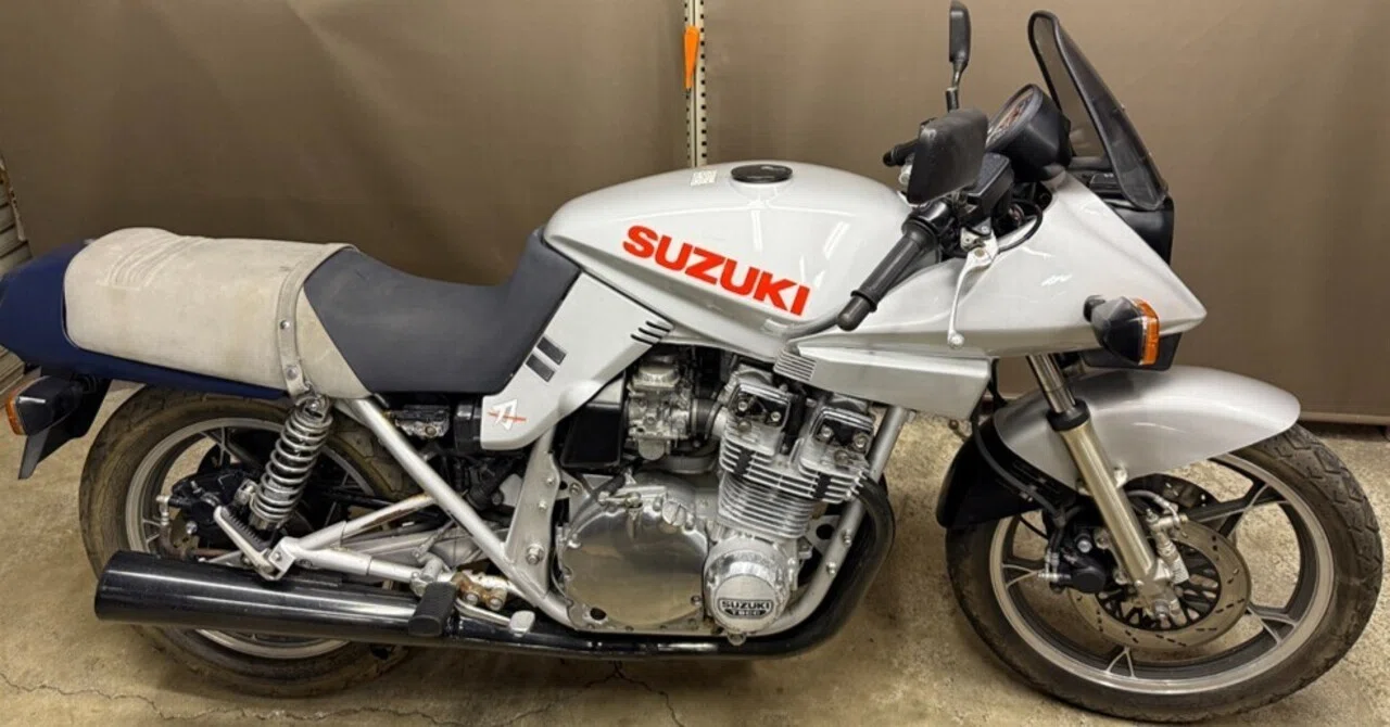 カタナ750のカムチェーンテンショナー入庫｜タサキチューニング