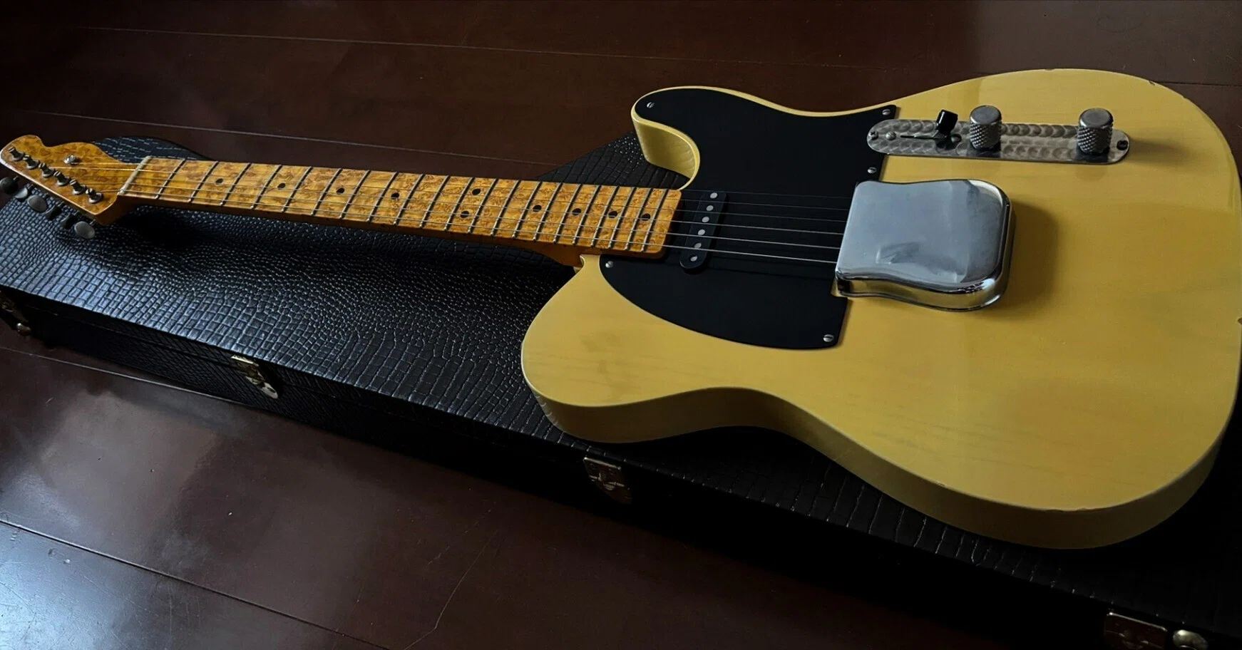2005-built Vintique Model 5394｜のb