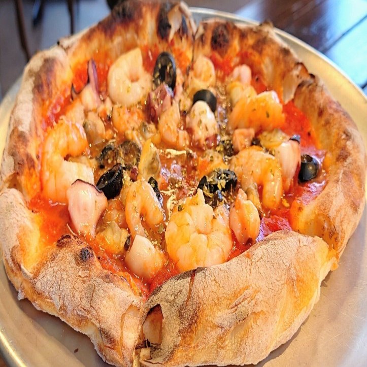 雫石ソウルキッチンのピザで旅が始まる｜黒服とジャージと冷麺