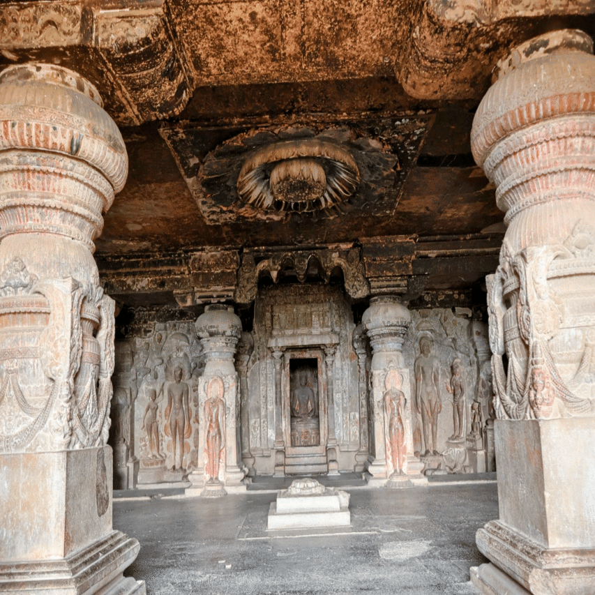 絵画 「エローラ」 116 何世紀にも渡る祈りがこだまするエローラの石窟群｜Nana del Mundo