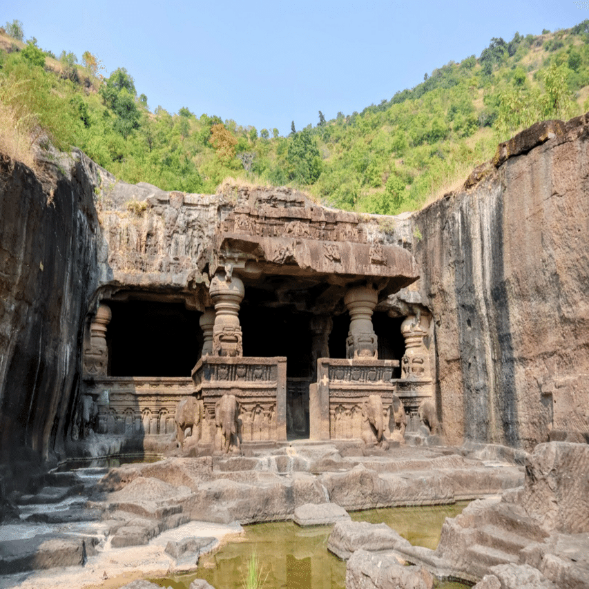 絵画 「エローラ」 エローラ石窟群 | インド | 世界遺産オンラインガイド