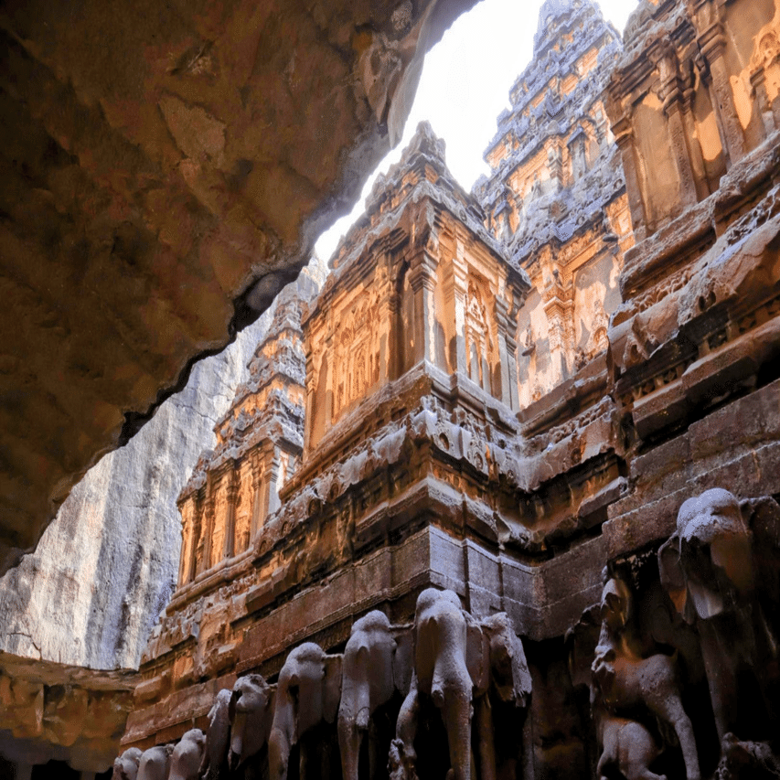 116 何世紀にも渡る祈りがこだまするエローラの石窟群｜Nana del Mundo