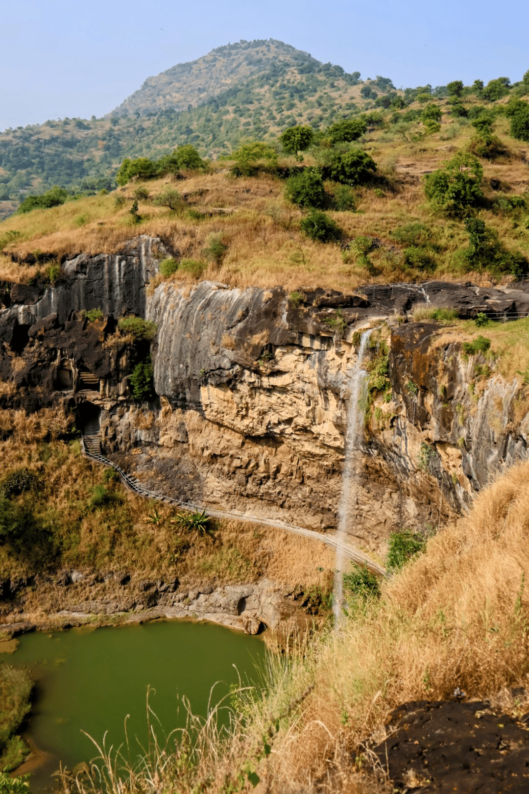 116 何世紀にも渡る祈りがこだまするエローラの石窟群｜Nana del