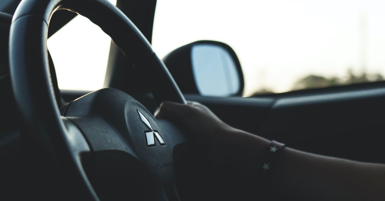 決着のつかないステアリング操作 回し方 の議論をさらに複雑にする ジョン スミス Note