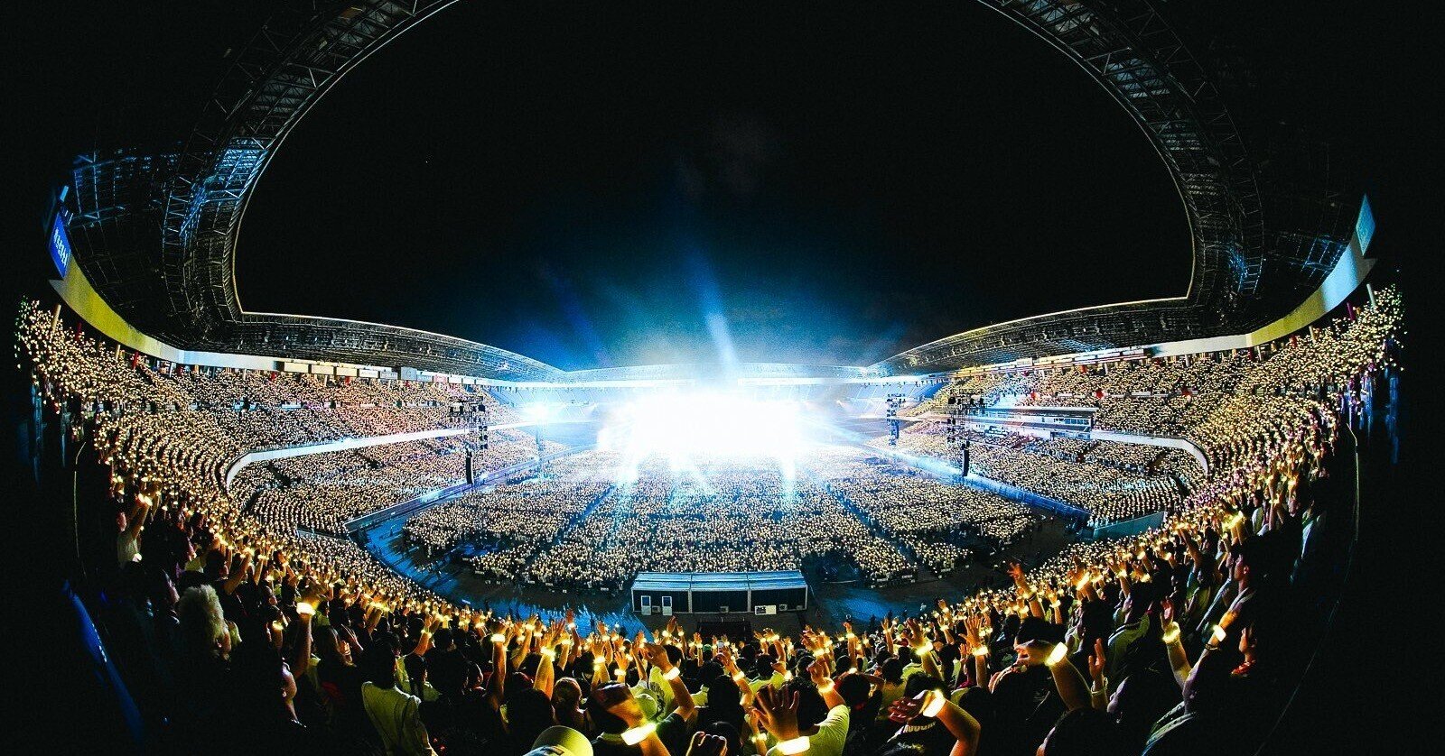 ONE OK ROCK DETOX JAPAN TOUR 2025 in日産スタジアム8/31|威 ONE OK ROCK DETOX JAPAN TOUR 2025 in日産スタジアム8/31|威