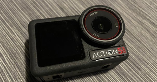 DJI アクションカメラ Osmo Action 4 エッセンシャルコンボ DJI アクションカメラ Osmo Action 4 エッセンシャルコンボ」の