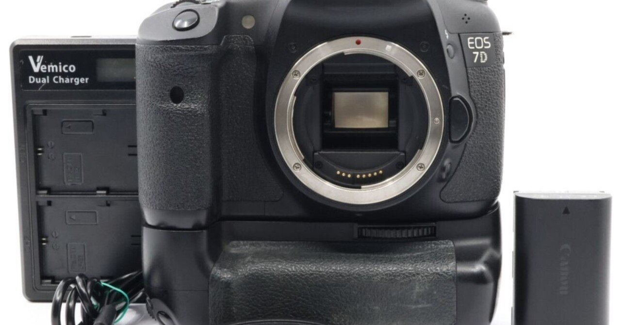 Canon EOS 7D ボディ + 社外品バッテリーグリップ ｜G581 Canon EOS 7D ボディ + 社外品バッテリーグリップ ｜G581 Canon