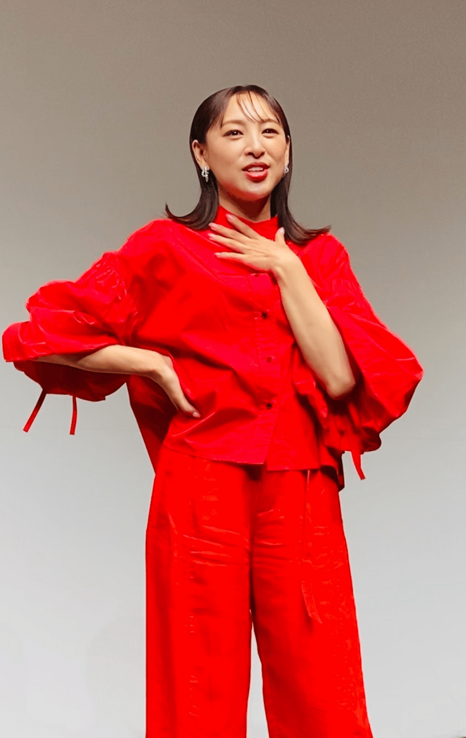 夏の終わりの真顔の音月桂さん（ファンミーティング8/31）｜Janet.K