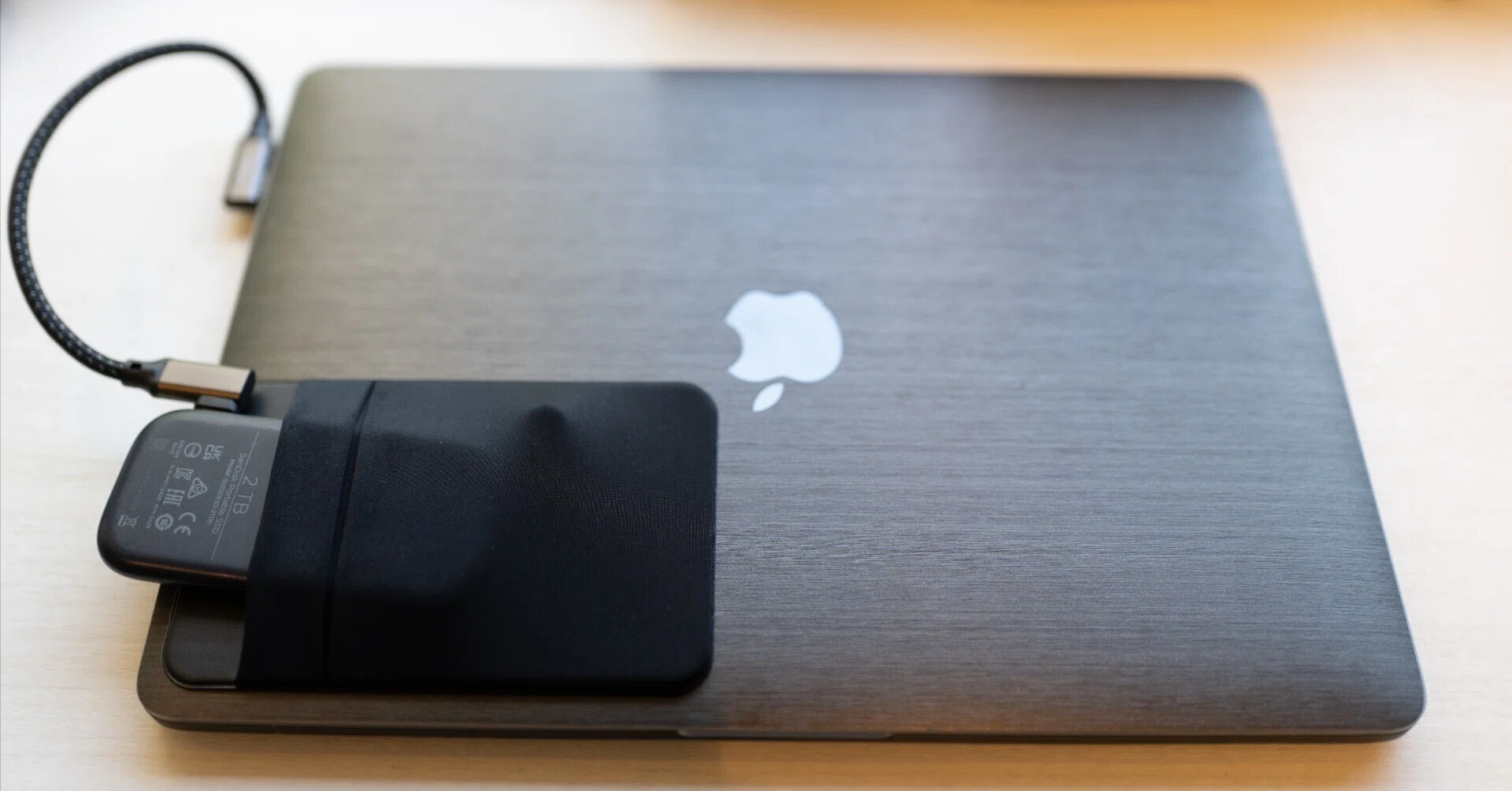 Mac Bookで邪魔な外付けSSDがこれで解決！？｜u-ki.kさん