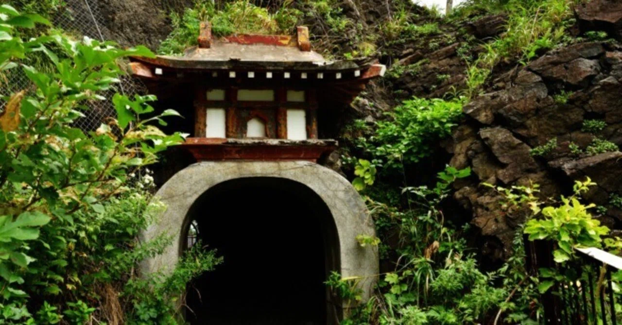 夢の跡 龍宮閣 オタモイ海岸｜inisihe suki