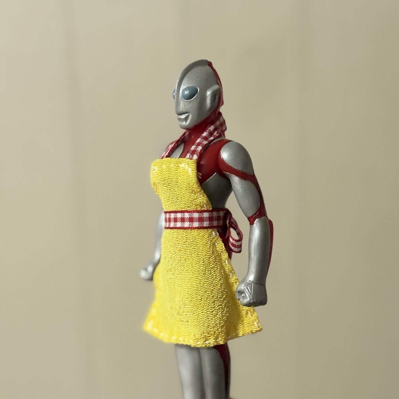 ウルトラマンにエプロン。｜よしか