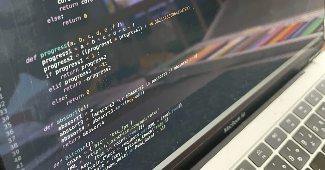 What are Python and R? Getting to Know the 'Partners' of Data Science ...
