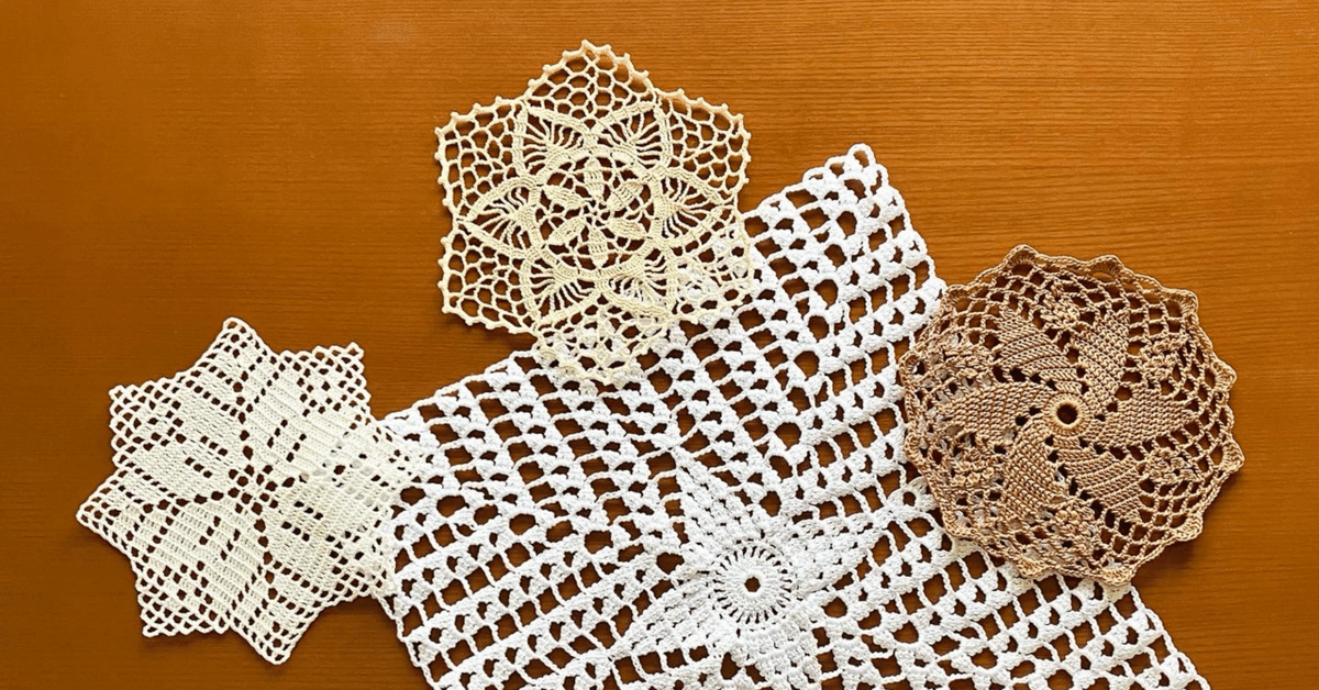 アンティーク ベルギー 極細糸のクロシェ編みフラワー繋ぎドイリー ミルクティー色 アンティーク ベルギー 極細糸のクロシェ編みフラワー繋ぎドイリー