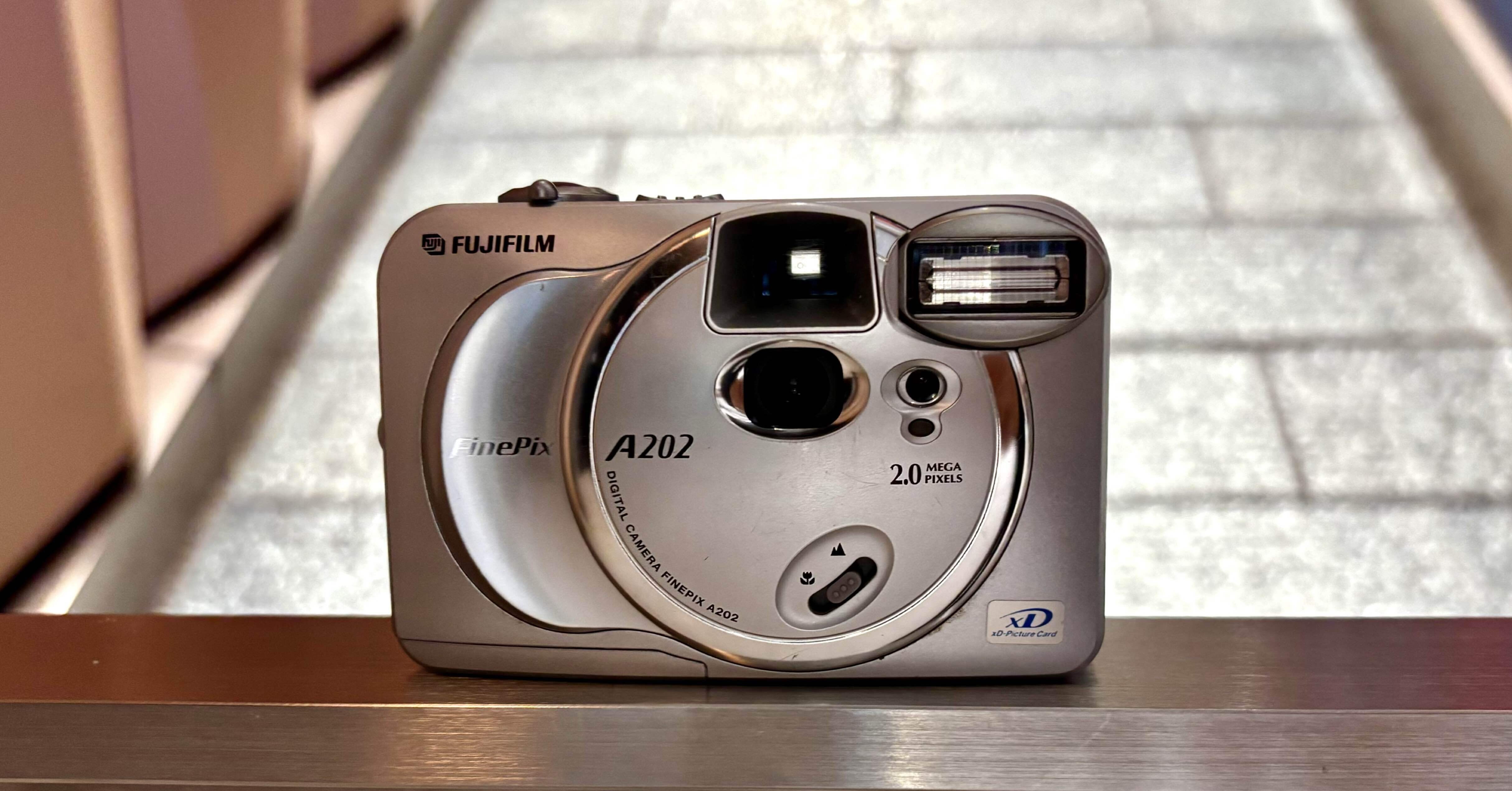 デジカメ落ち穂拾いFUJIFILM FinePix A202前編｜アラン藤島