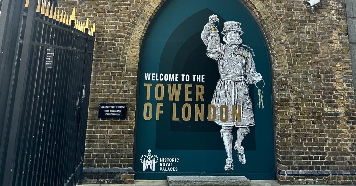 THE TOWER OF LONDON ロンドンタワー　案内本　写真集　洋書 洋書◇ロンドン写真集 本 イギリス 風景 景色 建築 地下鉄 | 洋書堂