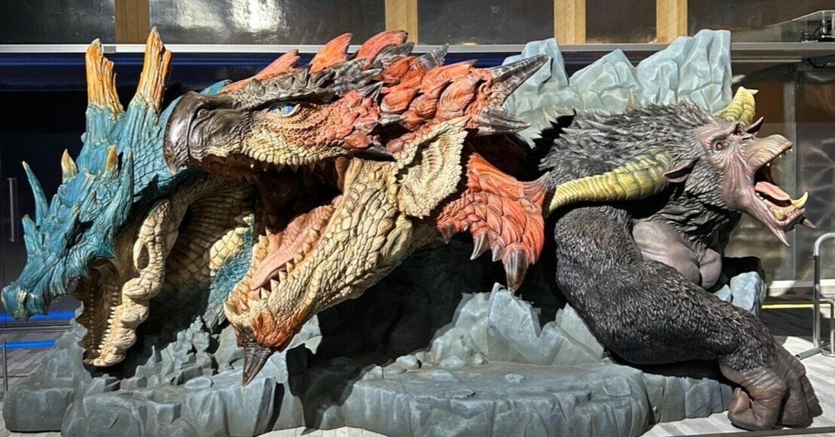 万博 ヘルスケアパビリオン モンハン ミャクミャク なりきり