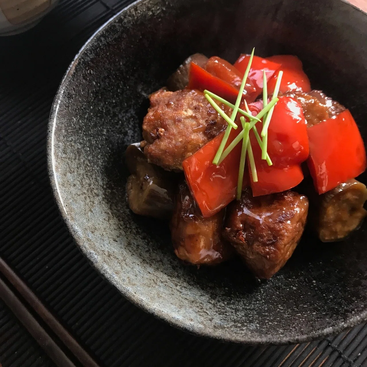 茄子とパプリカと肉団子の甘酢あん｜as