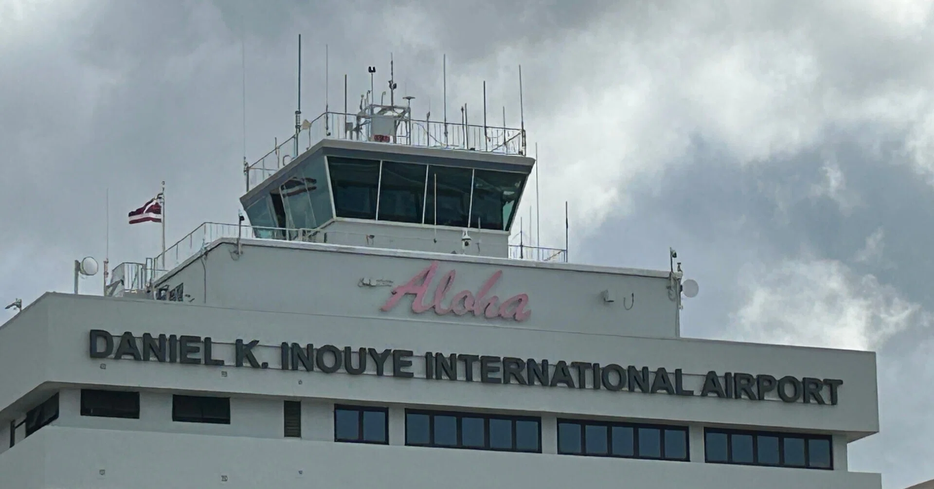 ダニエル k イノウエ 空港