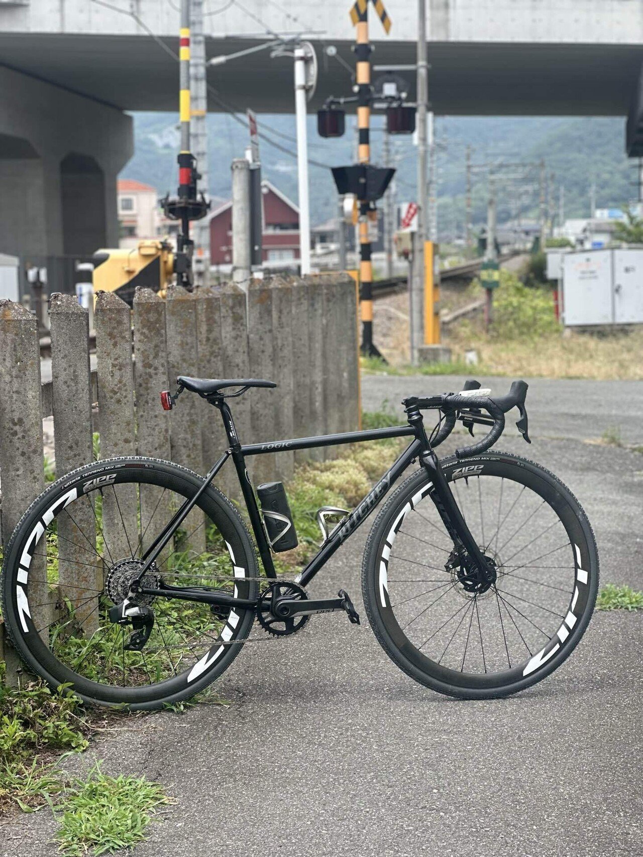 懐が深い クロモリロード｜877Bicycle🍌
