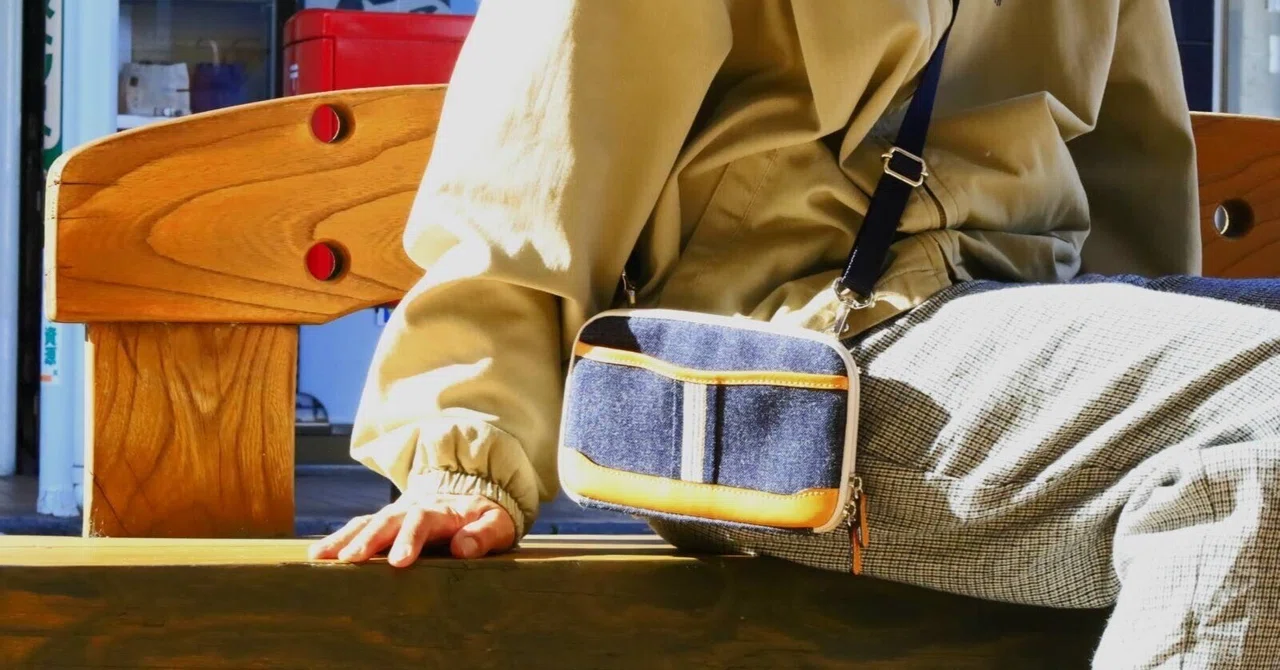 A Minimalist Bag Presented by a Hub for Bags: A Collaboration Between a ...