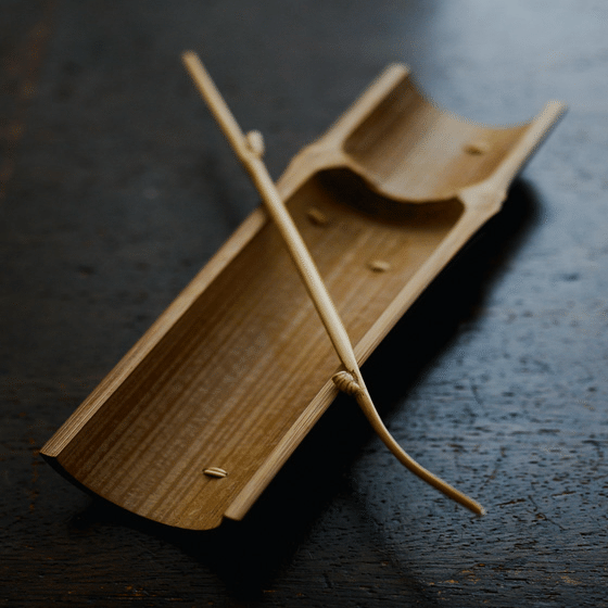 煤竹結継茶則と山笹中国茶杓（いずれも制作中）｜竹工芸家 初田徹｜茶