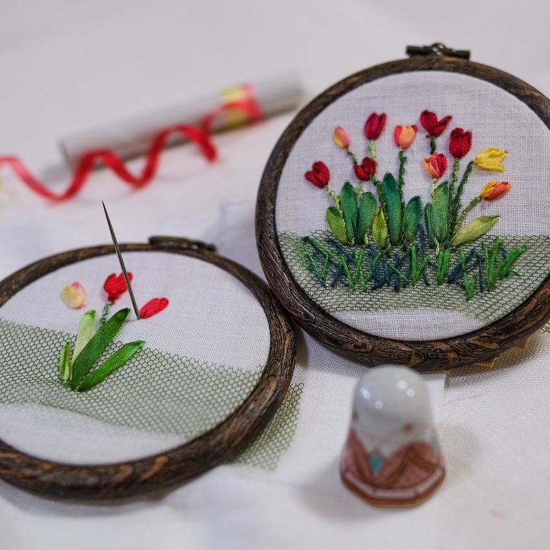 リボン刺繍で作りませんか チューリップの花刺繍 制作解説 Art Fiber Endo Note リボン刺繍で作りませんか チューリップの花刺繍 制作解説 Art Fiber Endo Note
