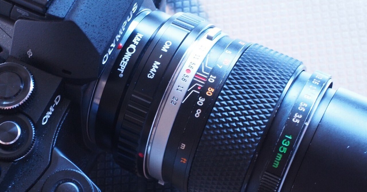 オリンパスOM1カメラ　　ズイコー135mmF3.5望遠交換レンズ　三脚　他付き オリンパスOM1カメラズイコー135mmF3.5望遠交換レンズ三脚他付き