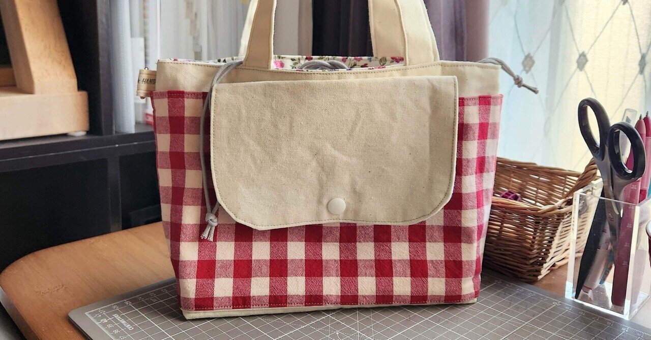 紐付きのハンドメイドクロスボディバッグ 【公式通販】