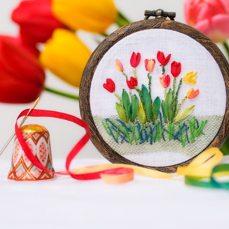 リボン刺繍で作りませんか チューリップの花刺繍 制作解説 Art Fiber Endo Note