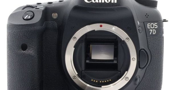 Canon EOS7 フィルムカメラ　EFマウント Canon EOS7は、20年前のカメラとは思えないフィルムモダン