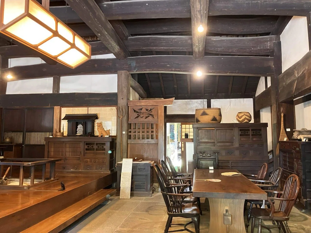 益子参考館の茅葺き屋根の古民家で出会った濱田庄司おじさんのこと｜ikuko