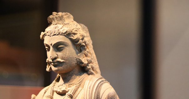 ガンダーラ仏「一面四臂菩薩」クシャーナ朝・マトゥラー美術・エローラ寺院・古銅特大 ガンダーラ仏「一面四臂菩薩」クシャーナ朝・マトゥラー美術