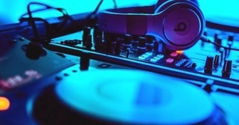 今世界中で大ブーム Edmというジャンルとは Nana Box Note