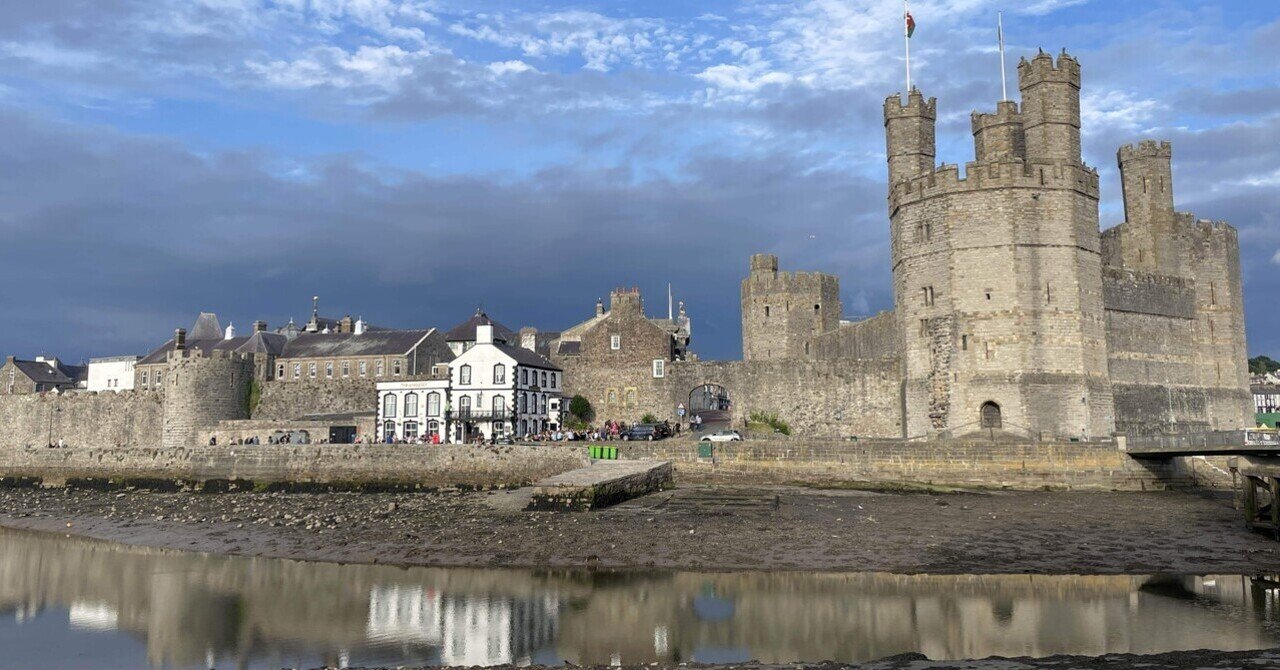 🏴󠁧󠁢󠁷󠁬󠁳󠁿お城が残るウェールズの街 Caernarfon カーナー