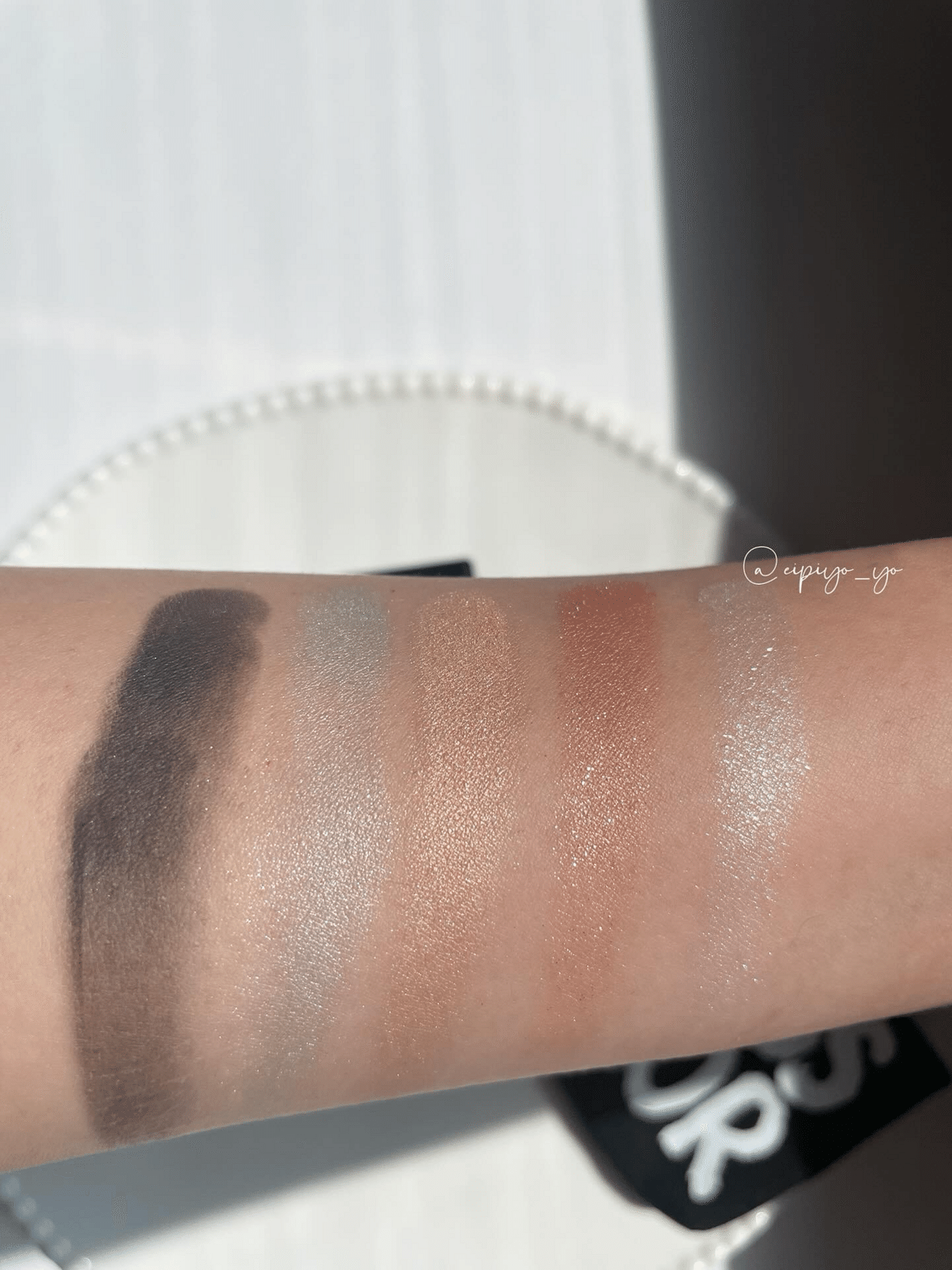 Dior サンク クルール クチュール 931 ボールドブラックレビュー