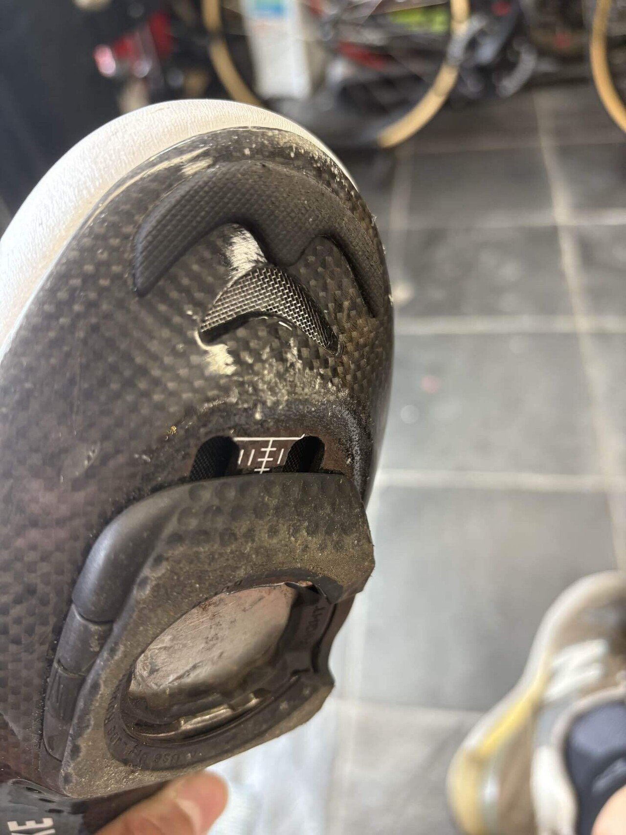 LAKE CX333の加工やカスタマイズのお話｜サンクスサイクルラボ小岩店