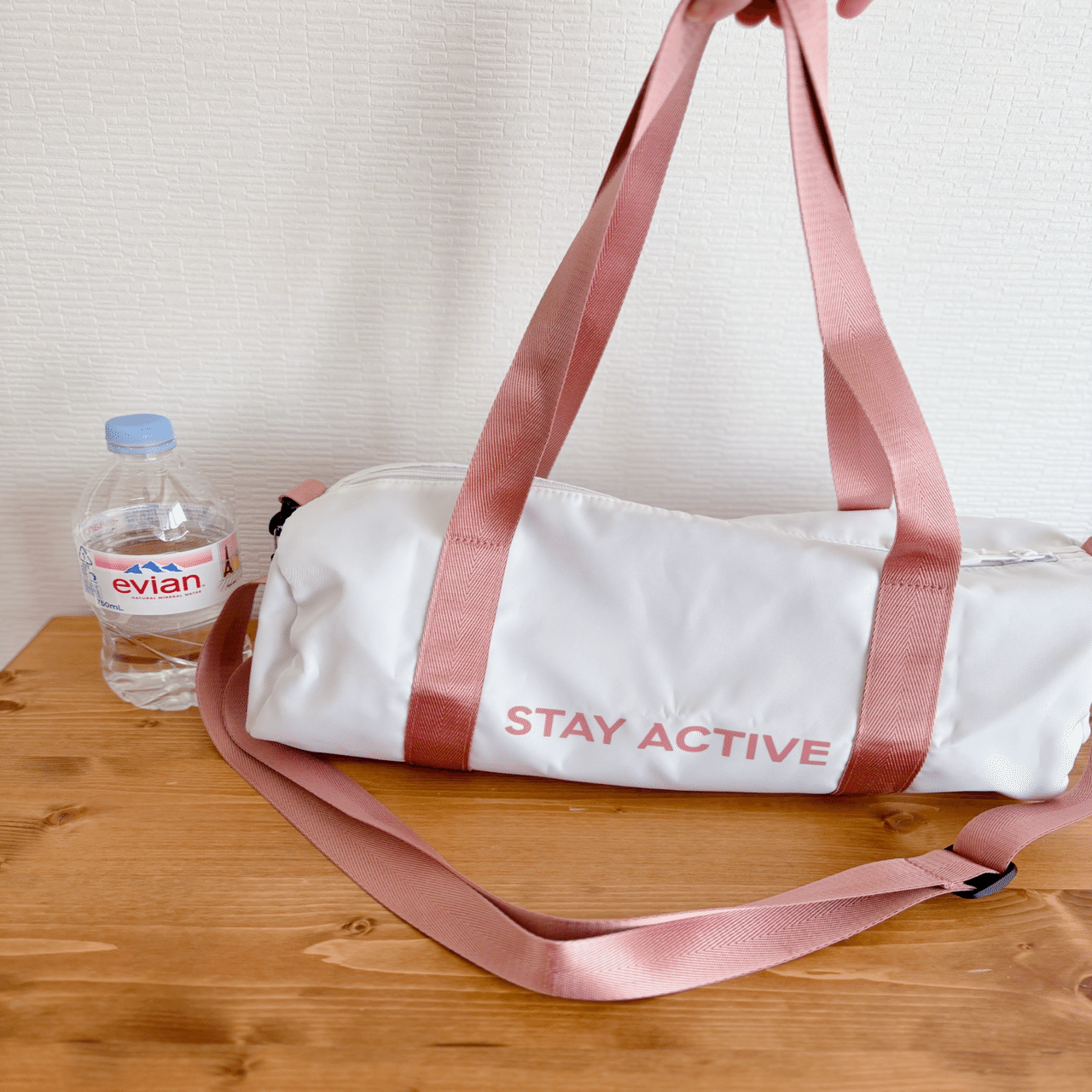 エビアンについてきたおまけのバッグが意外と使える話｜korin miku