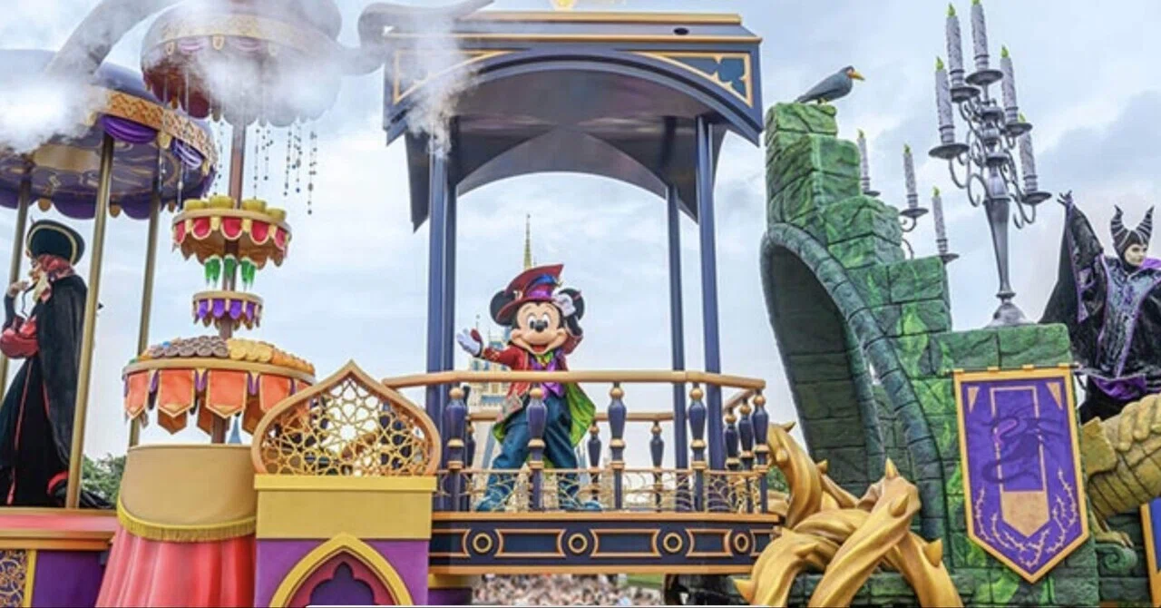 狂気の渦へようこそ！ディズニーハロウィンのパレード「Into The