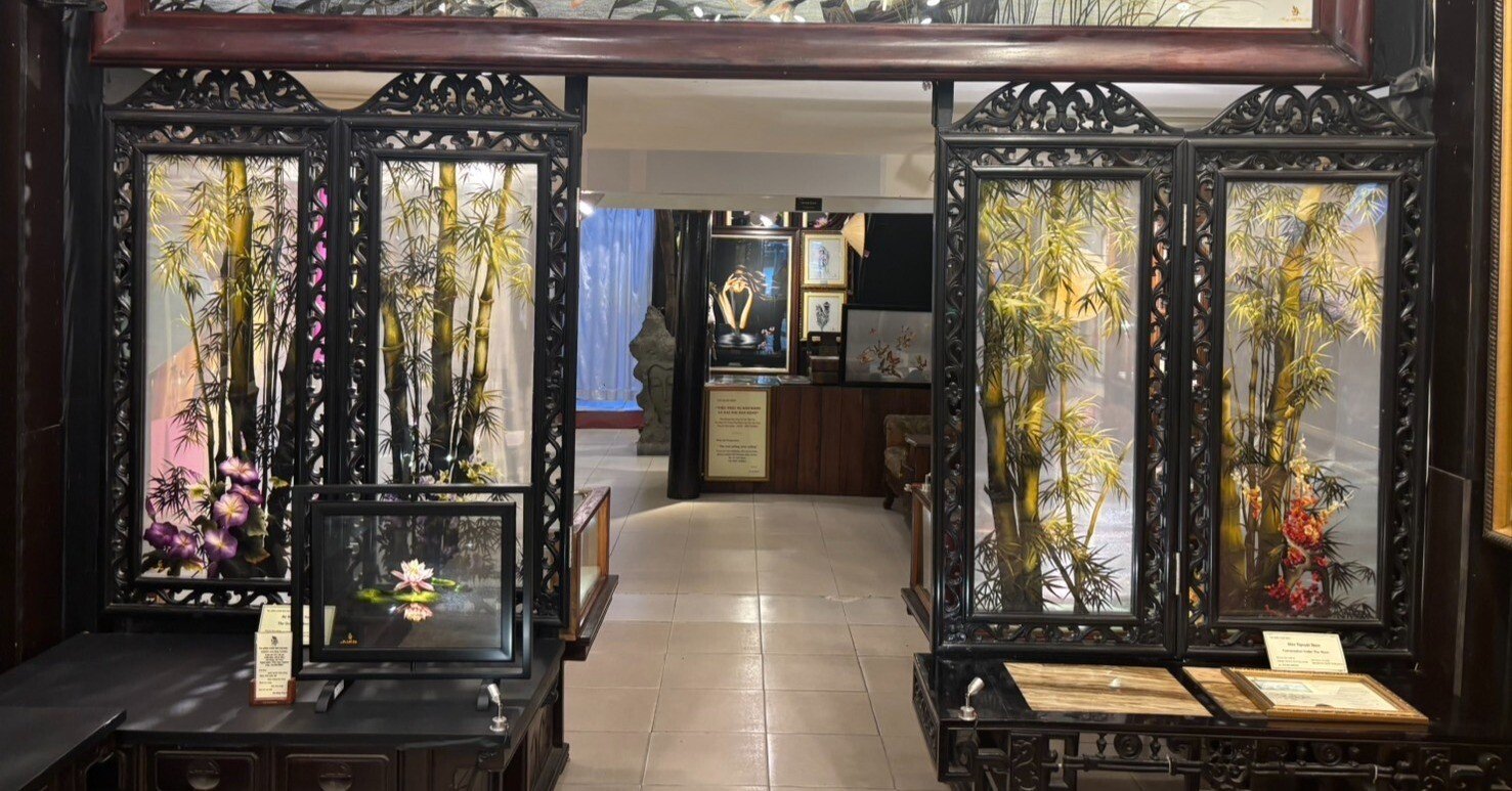 麻生太郎も訪問！息が止まる美しさ！ベトナム最高級刺繍ブランド「XQ