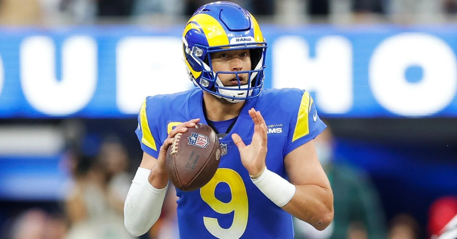 NFL ヴァージニア大学　メンズXL 50 ユニフォーム　クリスロング　ラムズ 大注目〗2025年NFLラムズの注目選手とスタッツまとめてみた