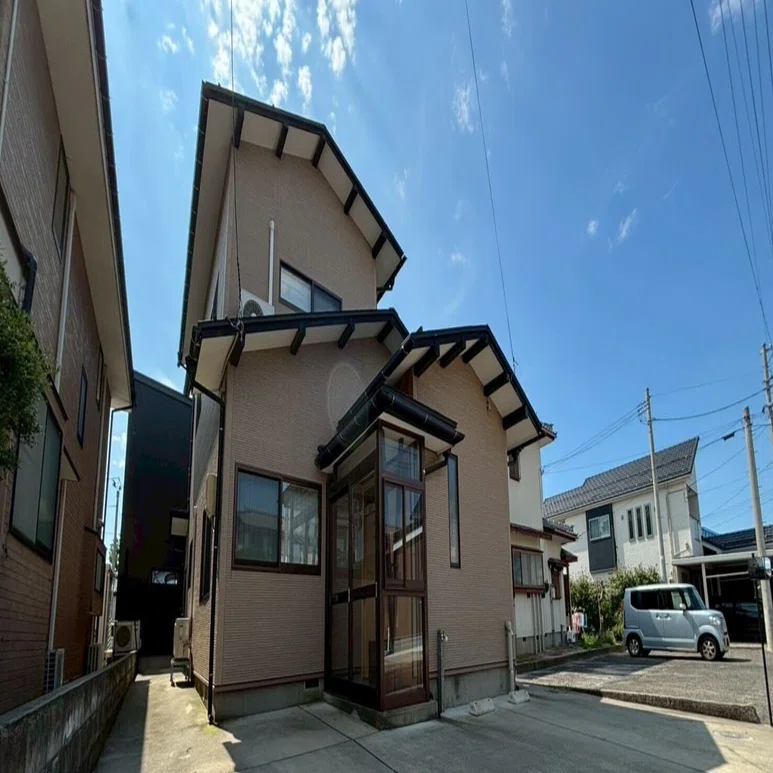 販売中】「もう築年数なんて気にしない」モダンにフルリフォーム済 