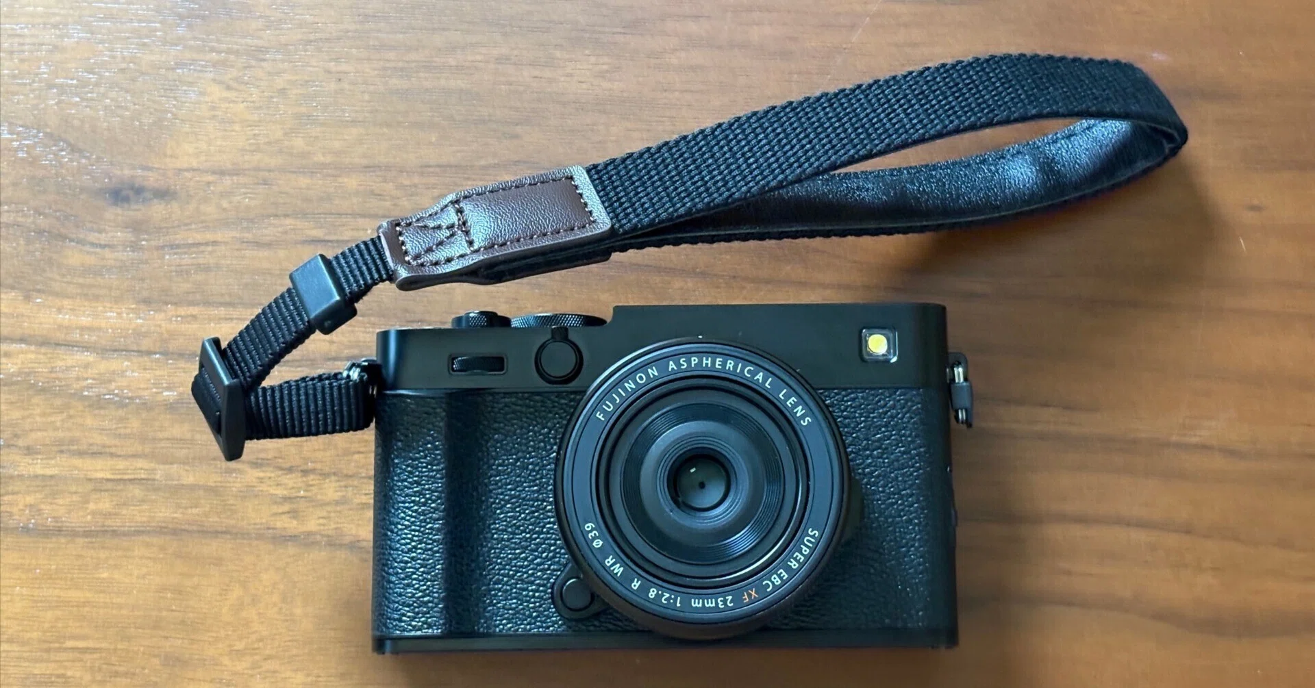 X-E5」の「リストストラップ」を決めました！｜chiba
