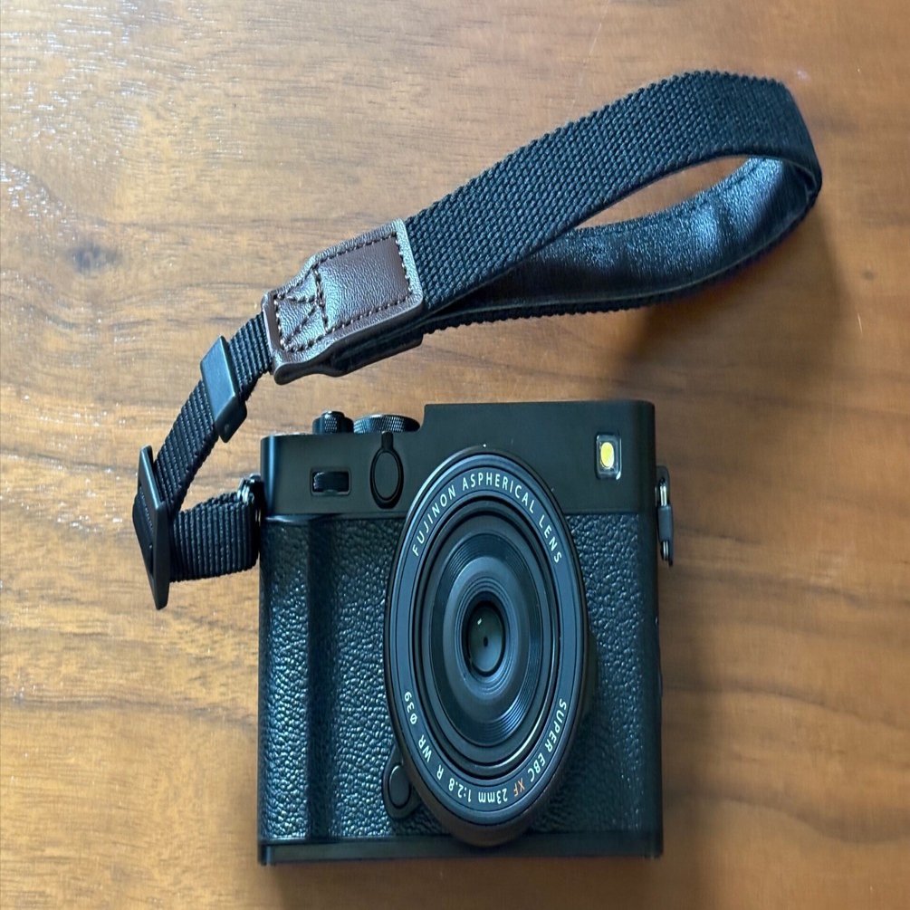 X-E5」の「リストストラップ」を決めました！｜chiba