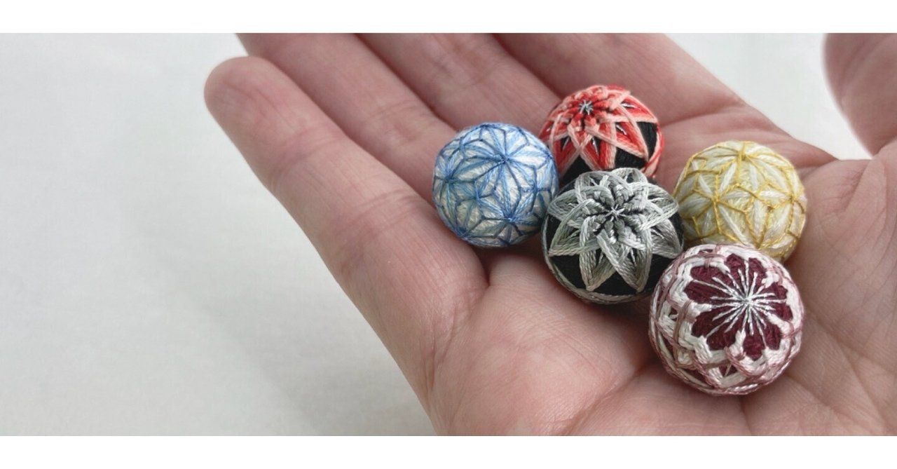 クチュリエ 重なる絹糸のみやび ちいさなてまりの会 13セット フェリシモ ① 重なる絹糸のみやび ころんとかわいいちいさなてまりの会｜Couturier