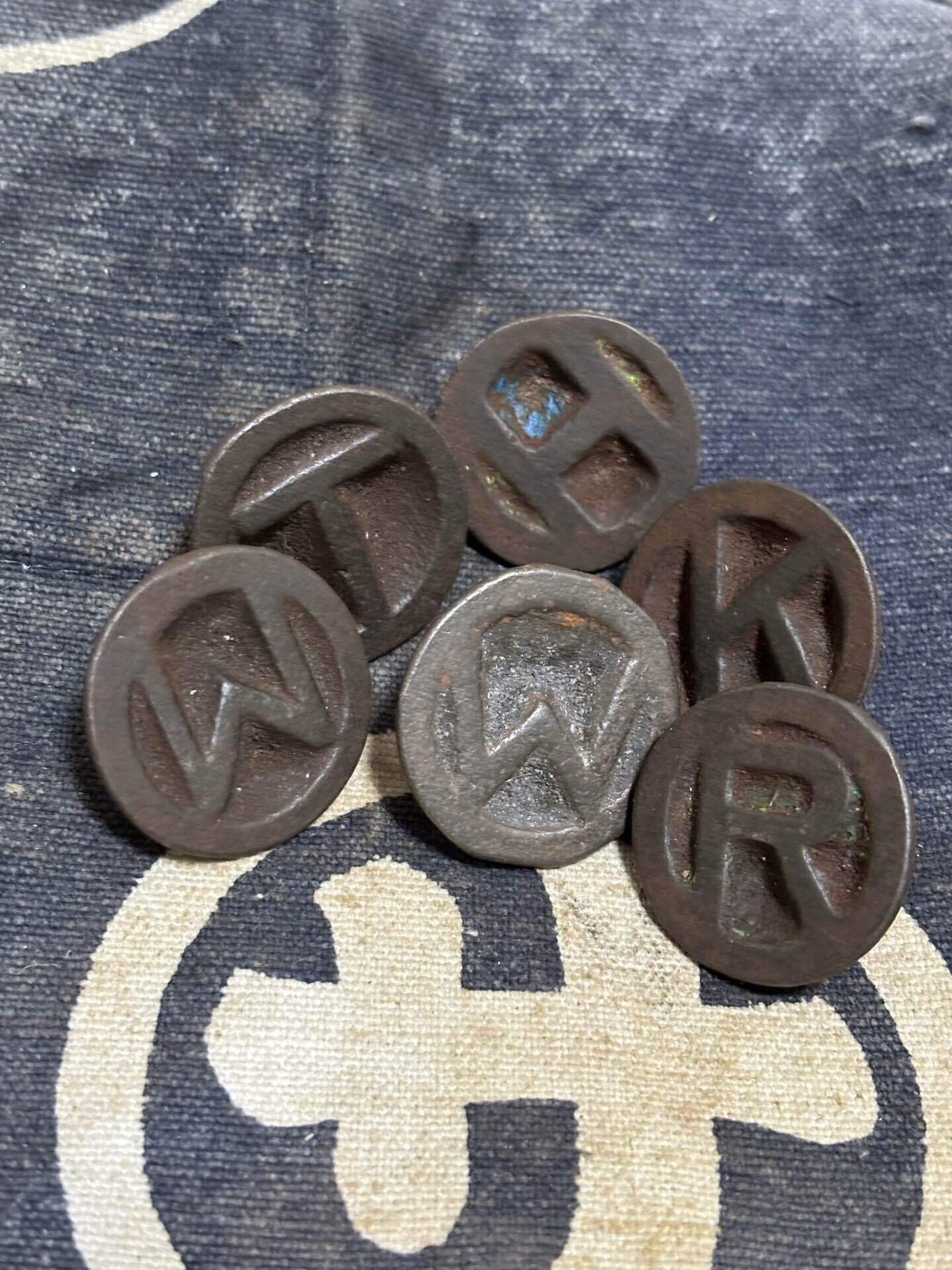 まてまて「六大学野球ベーゴマ」鋳造してた会社ナンボあるねんって話