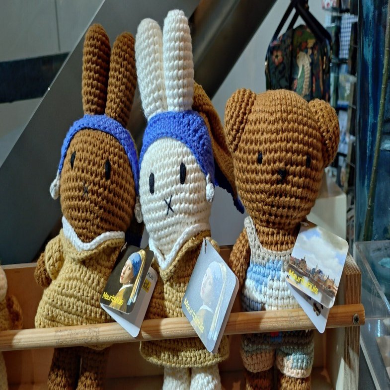 マウリッツハイス美術館のフェルメール×ディック・ブルーナの