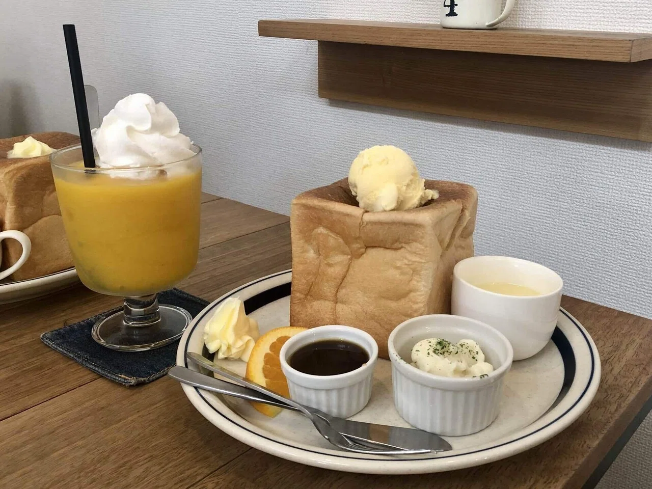 活動歴および当時の関連ビジュアル記録